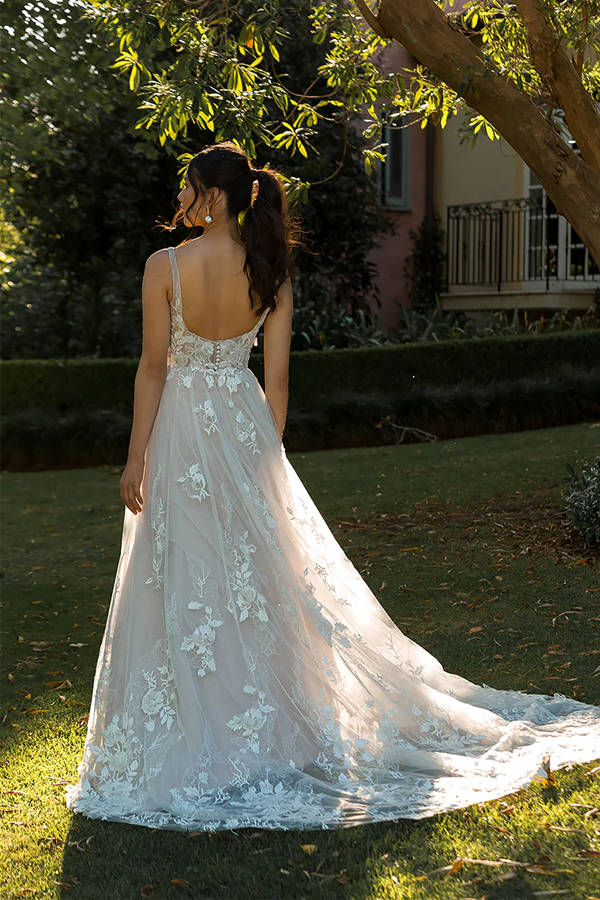 A-Line V-Neck Lace Appliques Beach Wedding Dress Boho Bridal Gown-Tirdress