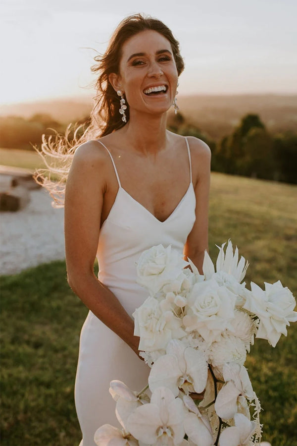 Classic Spaghetti Straps V-Neck Beach Simple Mermaid Wedding Dress TN362-Tirdress