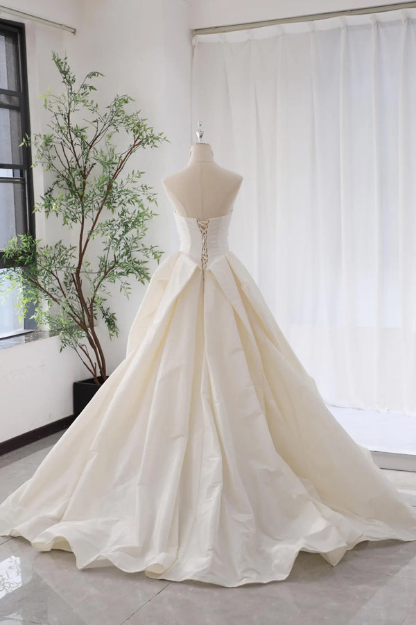 Ball Unique Wedding Dress Strapless Sweetheart Taffeta Bridal Dress-Tirdress