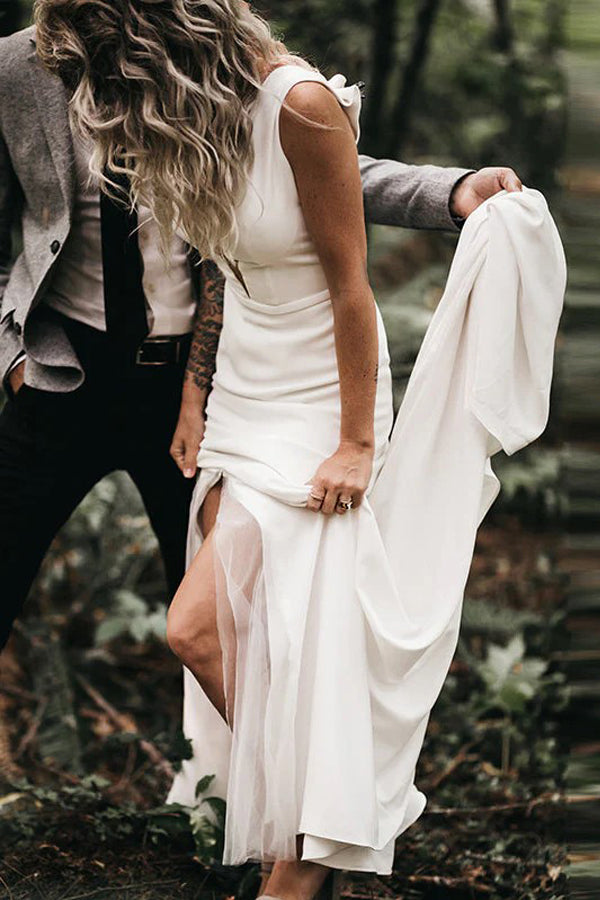 Deep V-Neck Sleeveless Ivory Simple Wedding Dress With Court Train-Tirdress