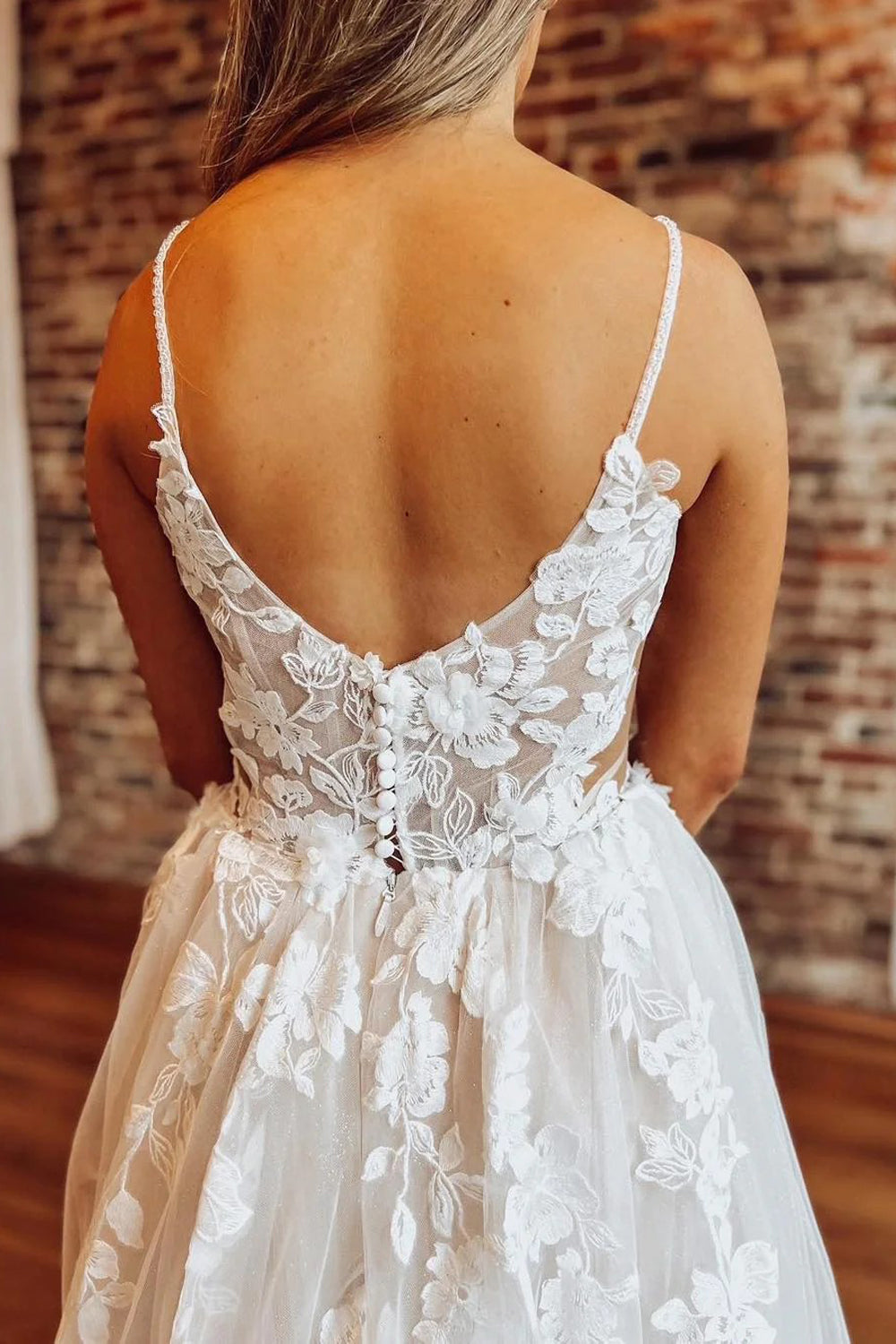 Beach Wedding Dress for Bride Tulle Lace Appliqued Wedding Gown-Tirdress