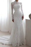 Hochgeschlossenes, langes Ärmel-Brautkleid aus weißer Spitze im Vintage-Stil
