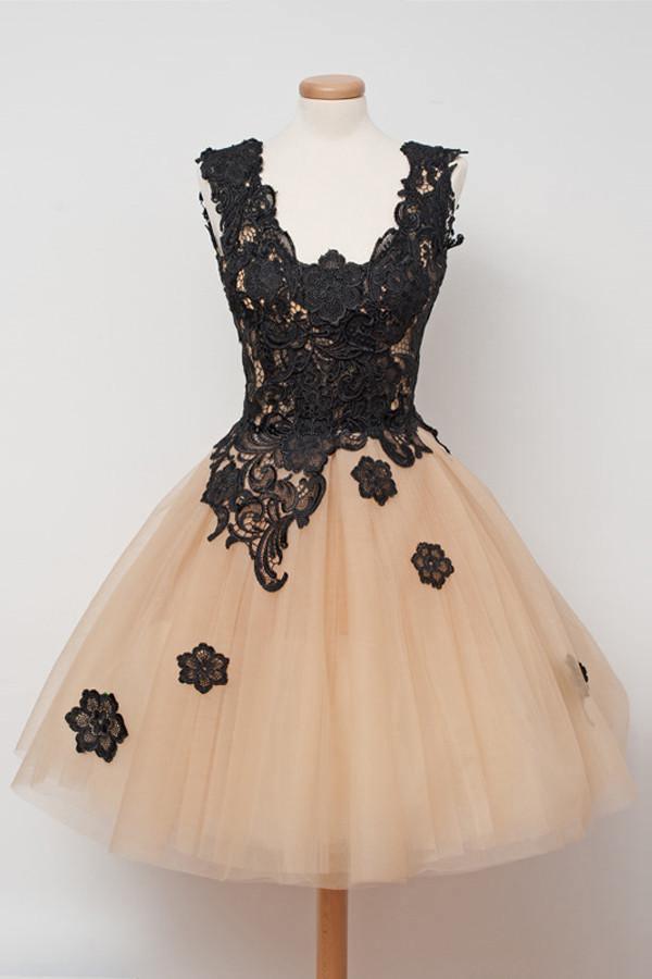 Cute Square Knee-Length Homecoming Dress With Black Lace Appliques TR0112 - Tirdress