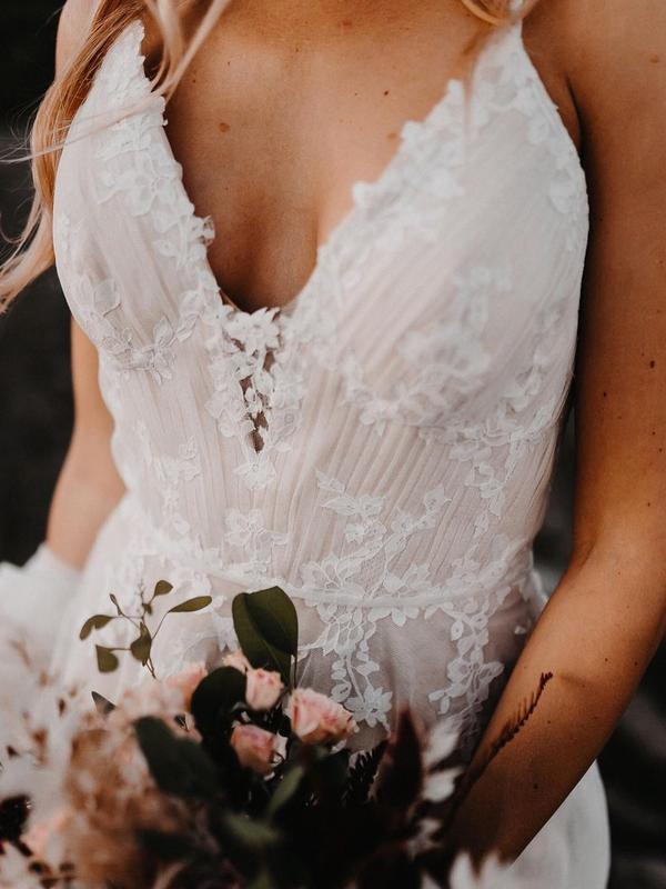 Elegant Tulle Halter Neckline Backless A-line Wedding Dress TN289 US10 / As Picture Elegant Tulle Halter Neckline Backless A-line Wedding Dress TN289 US10 / As Picture