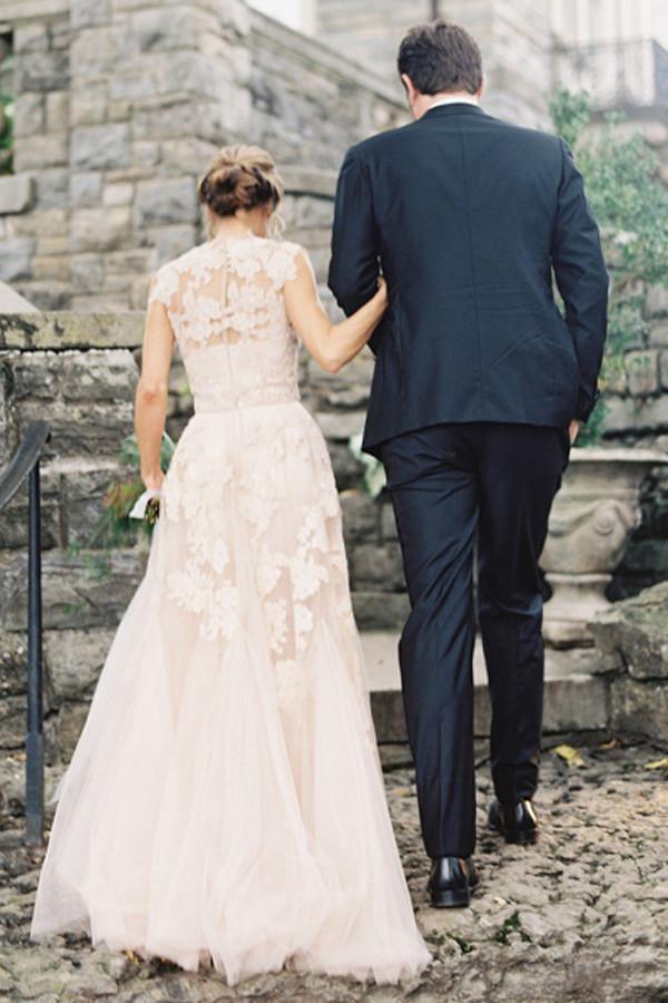 High Quality V-neck Sleeveless Floor-Length Wedding Dress with Lace WD015 - Tirdress