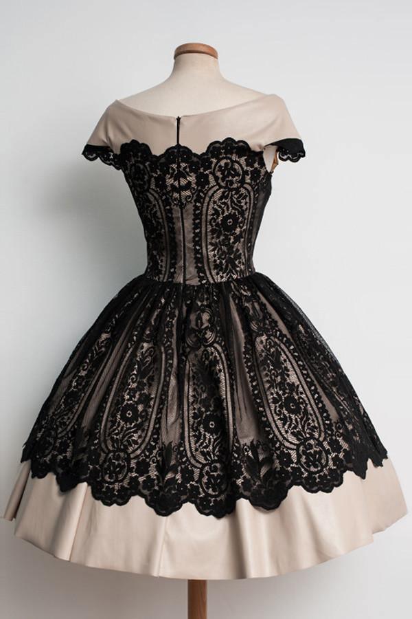 Knee-Length Cap Sleeves Homecoming Dresses With Black Lace TR0107 - Tirdress