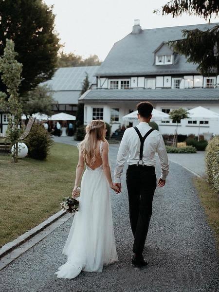 Lace Bodice Tulle Skirt Backless Bridal Gown Minimalist Wedding Dresses TN218 - Tirdress