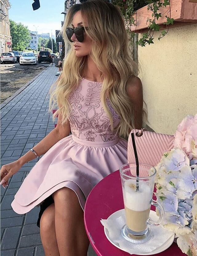 Pretty Bateau Short Pink Satin Homecoming Party Dresses with Appliques HD0092 - Tirdress