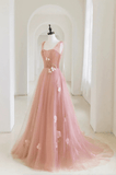 Schlichtes langes Ballkleid aus rosafarbenem Tüll mit V-Ausschnitt. Rosafarbenes Abendkleid in A-Linie aus Tüll TP1131