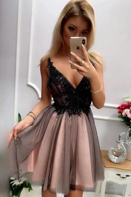 Stylish A Line V Neck Gray Short Homecoming Dresses With Appliques HD0086 - Tirdress