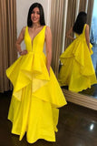 Gelbes A-Linien-Abschlussballkleid aus mehrlagigem Satin mit V-Ausschnitt und formellem Kleid TP1070